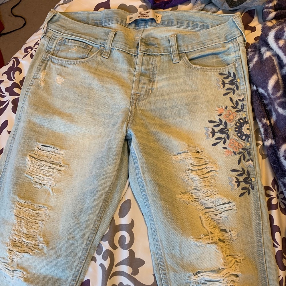 Vintage embroidered boyfriend jeans